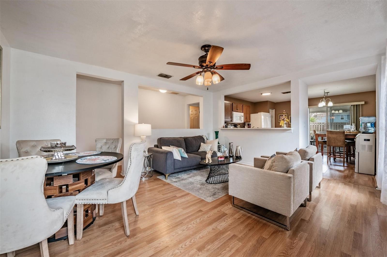 Image 5 of 38 For 9520 Simeon Drive