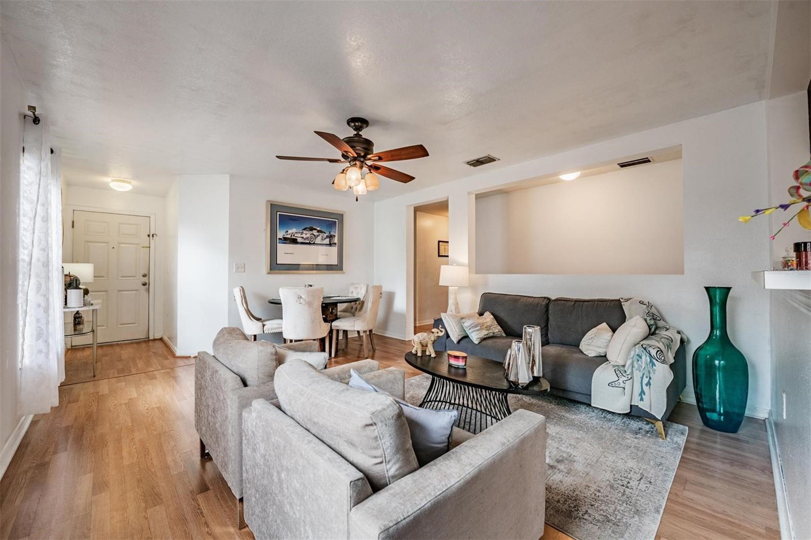 Image 6 of 38 For 9520 Simeon Drive