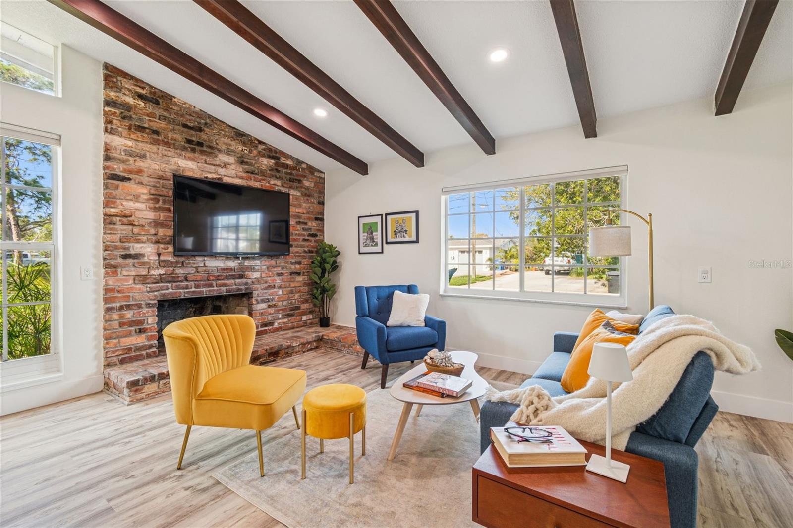 Image 10 of 39 For 9107 Bay Street Ne