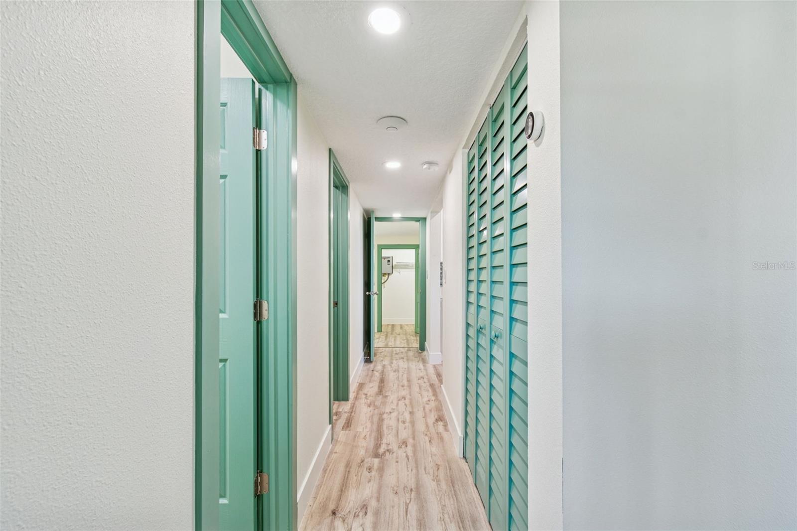 Image 15 of 39 For 9107 Bay Street Ne