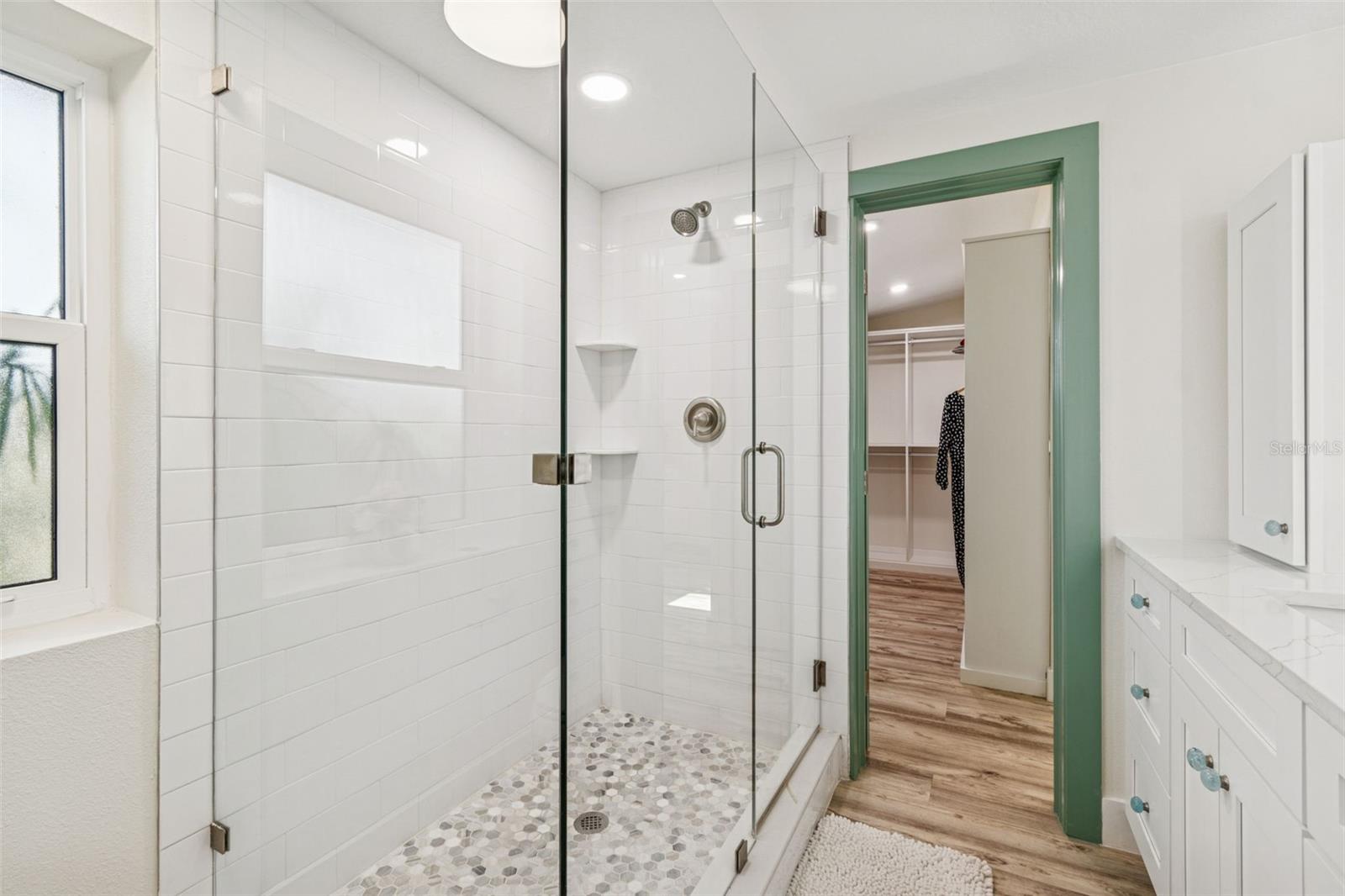 Image 20 of 39 For 9107 Bay Street Ne