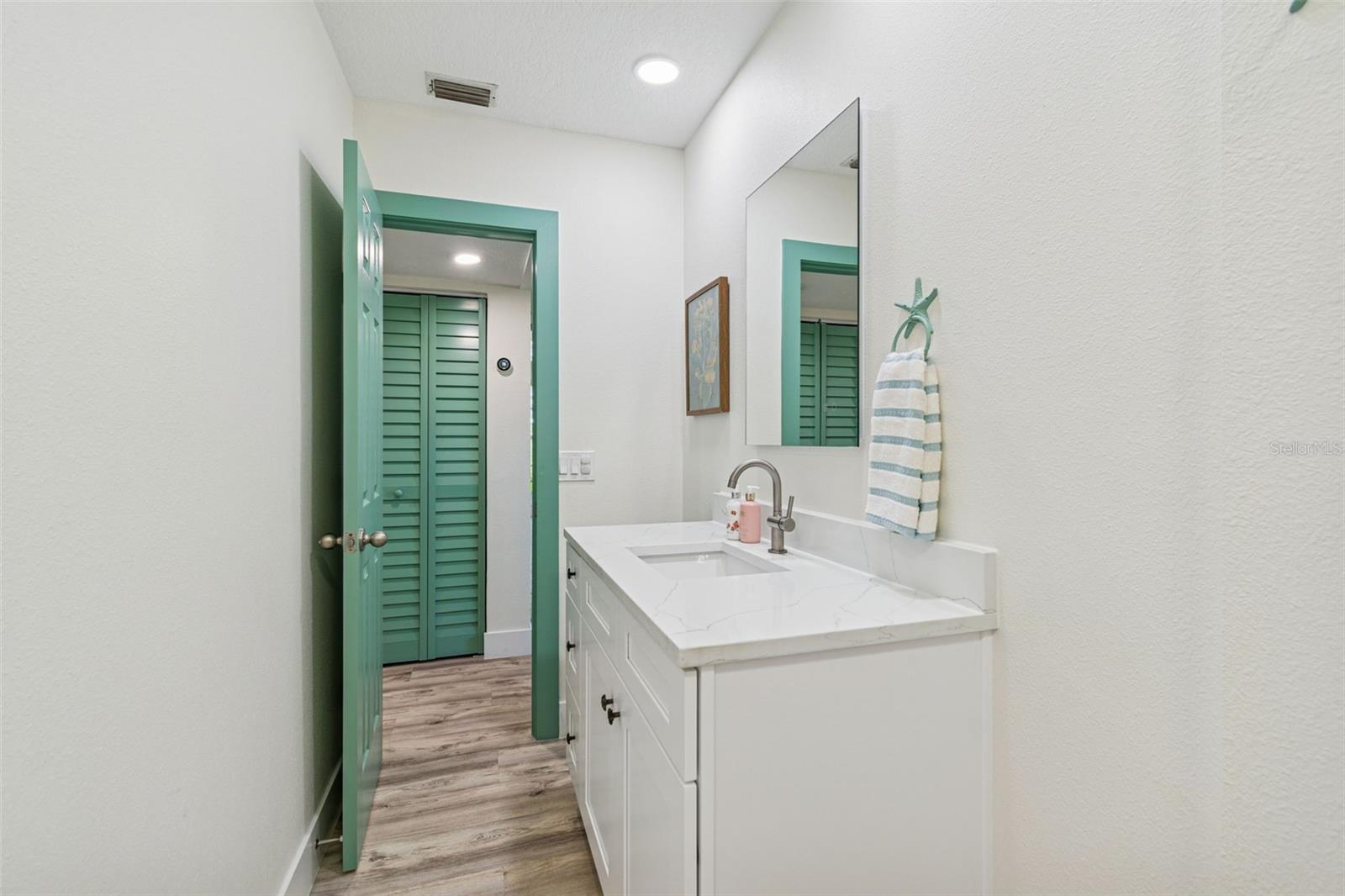 Image 29 of 39 For 9107 Bay Street Ne