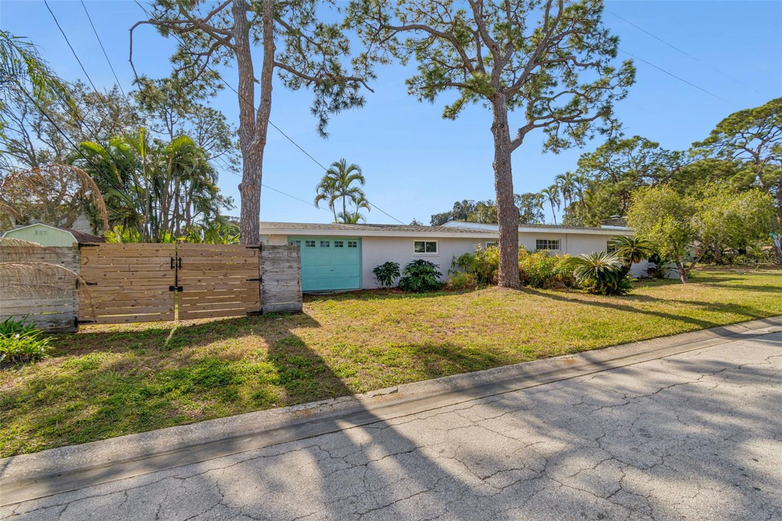 Image 37 of 39 For 9107 Bay Street Ne