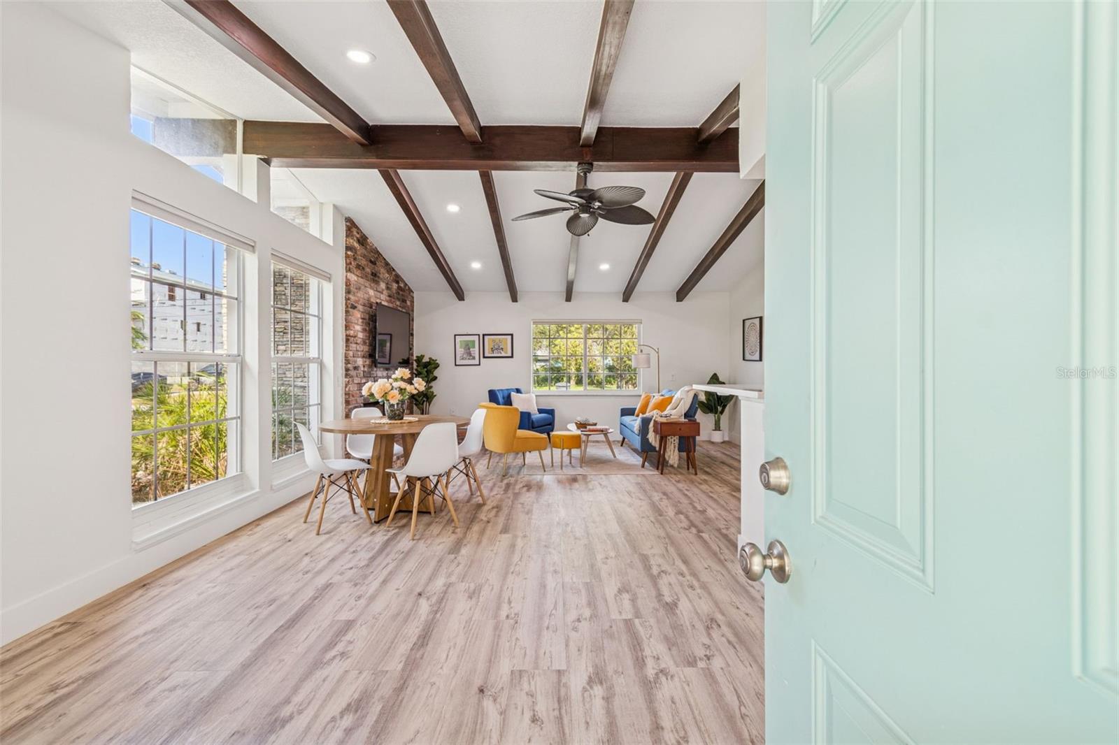 Image 4 of 39 For 9107 Bay Street Ne