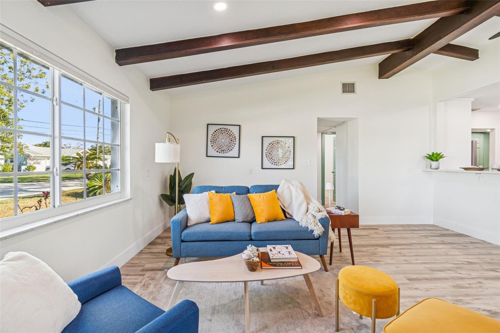 Image 6 of 39 For 9107 Bay Street Ne