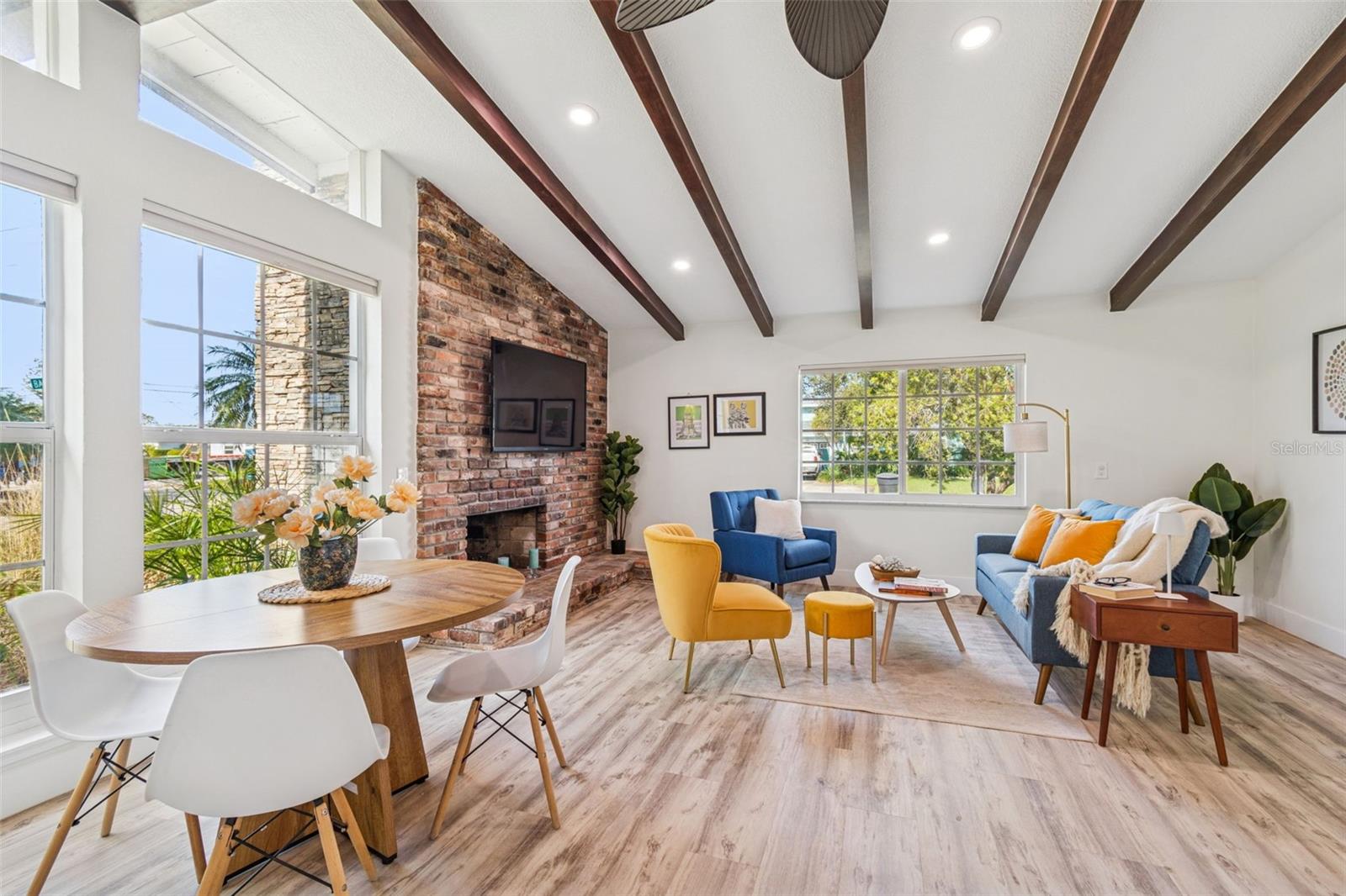 Image 7 of 39 For 9107 Bay Street Ne