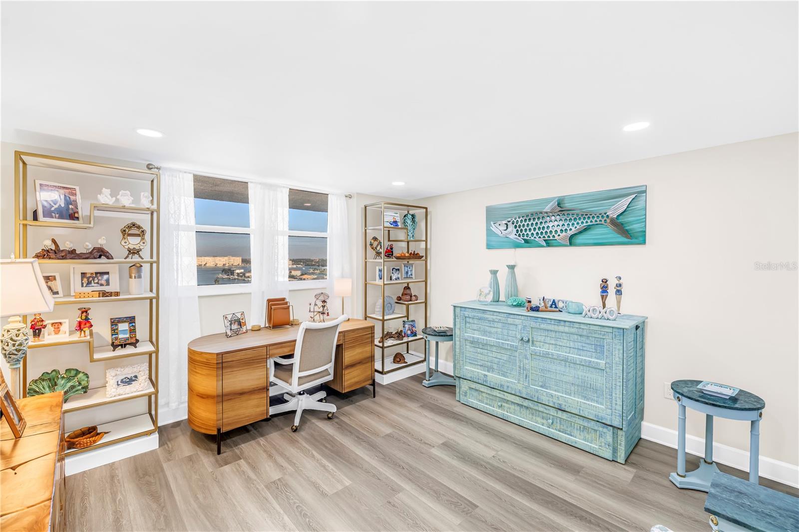 Image 17 of 52 For 15462 Gulf Boulevard 1006