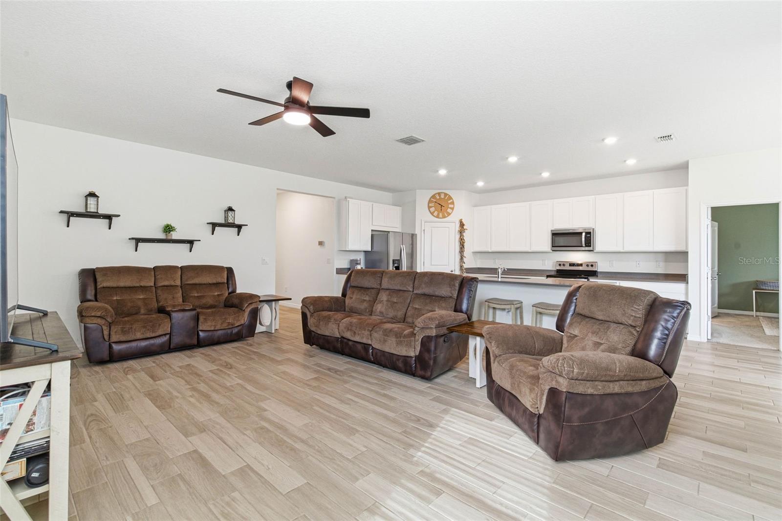 Image 32 of 54 For 13826 Kinsale Street