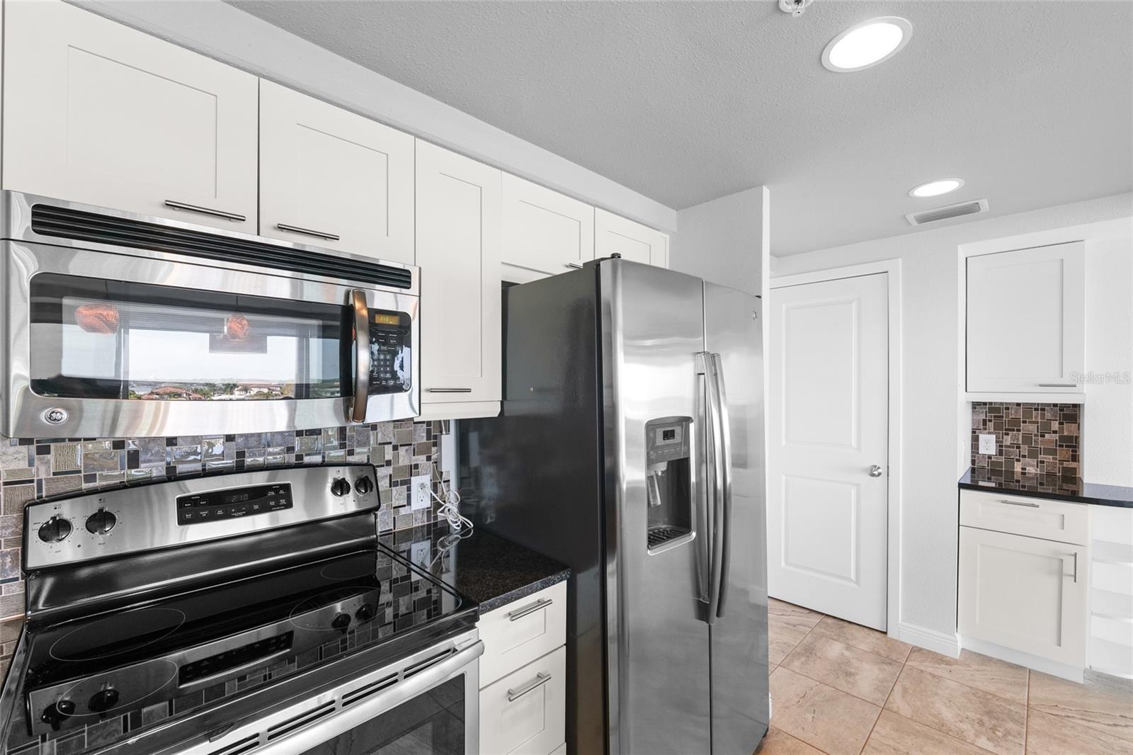 Image 11 of 39 For 223 Island Way 5e