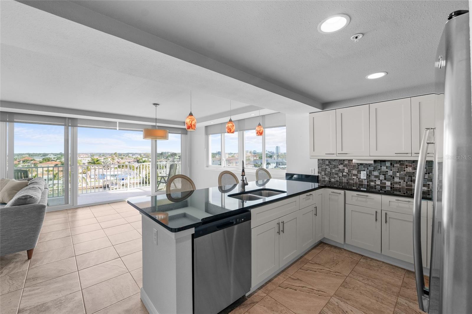 Image 12 of 39 For 223 Island Way 5e