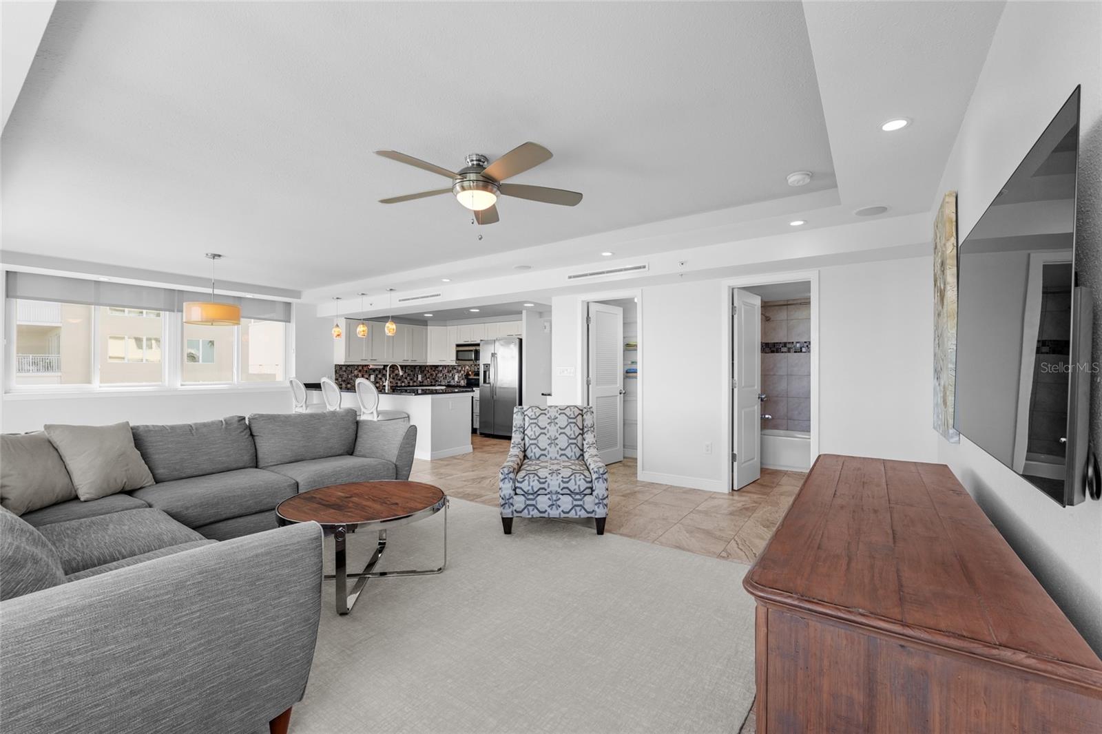 Image 21 of 39 For 223 Island Way 5e