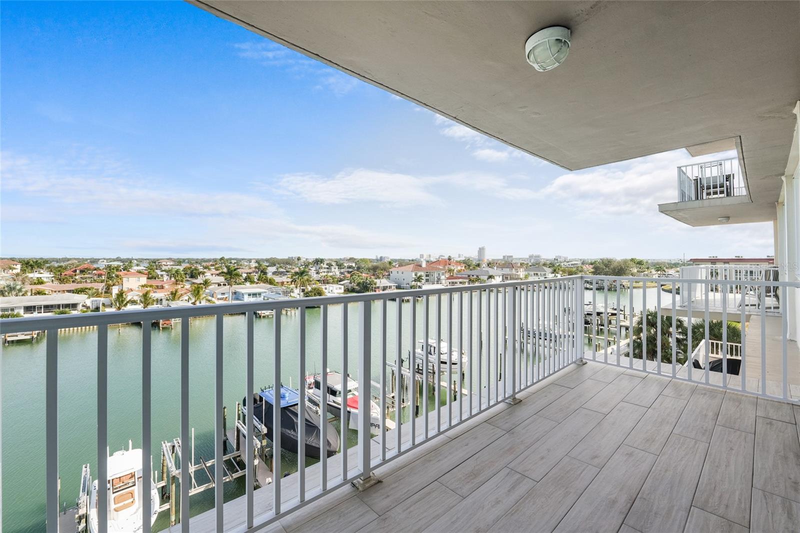 Image 27 of 39 For 223 Island Way 5e