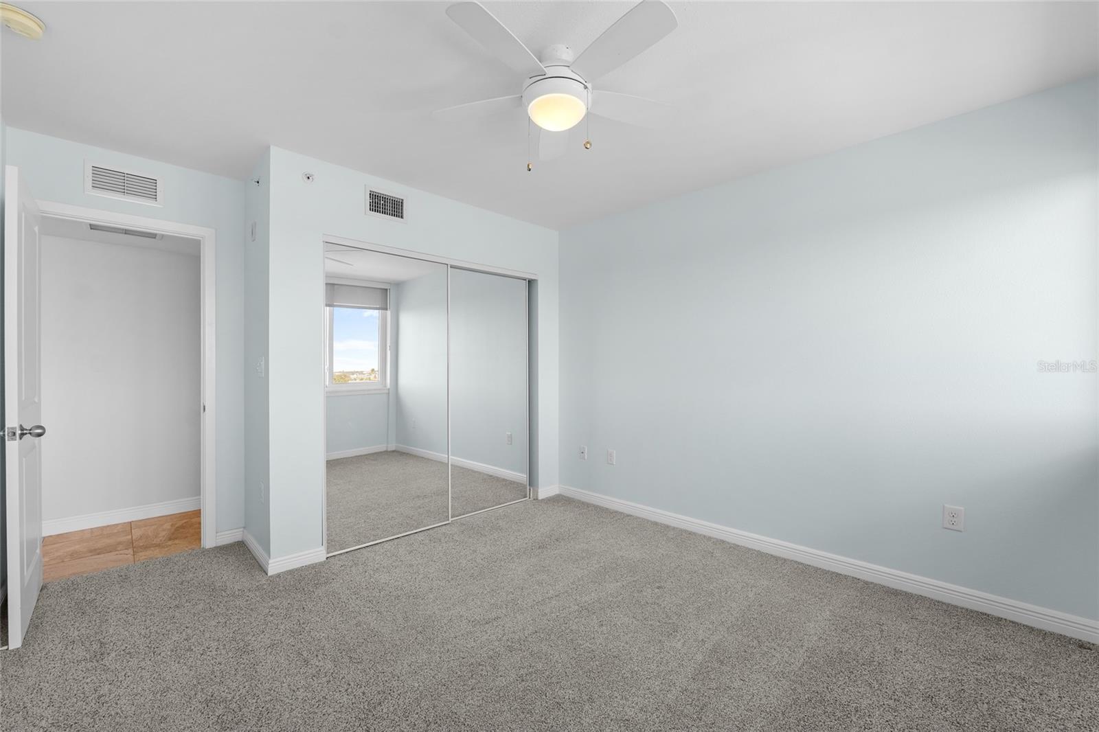 Image 34 of 39 For 223 Island Way 5e