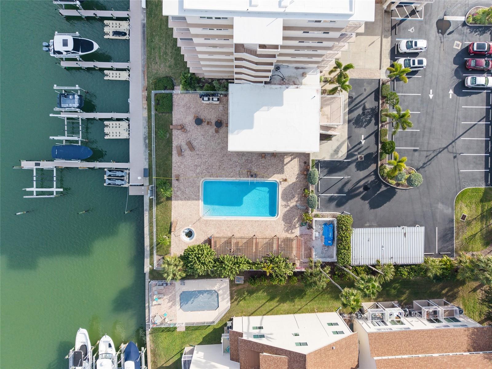 Image 37 of 39 For 223 Island Way 5e