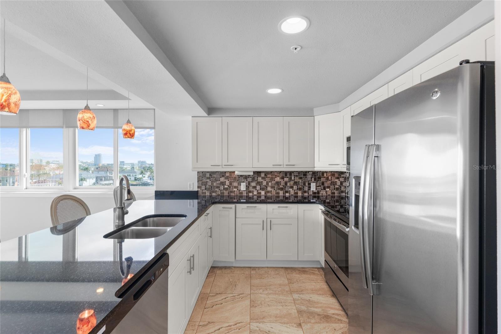 Image 9 of 39 For 223 Island Way 5e