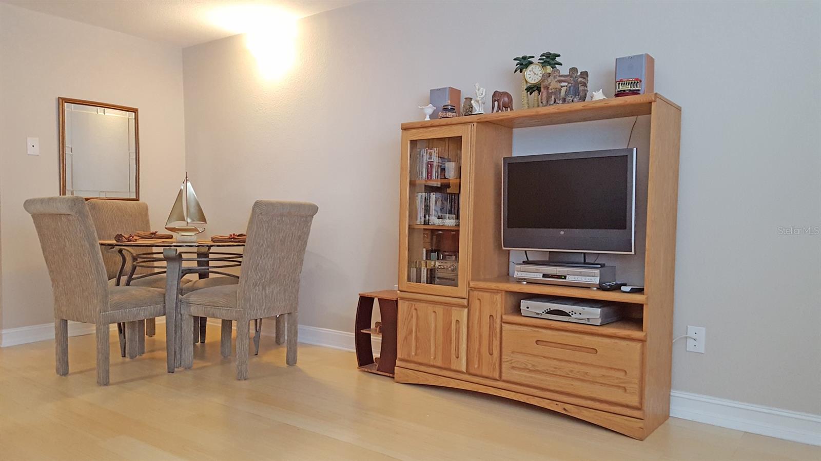 Image 3 of 13 For 2525 Bay Drive B24