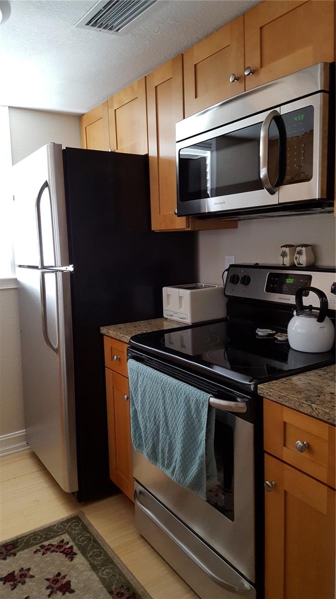 Image 5 of 13 For 2525 Bay Drive B24