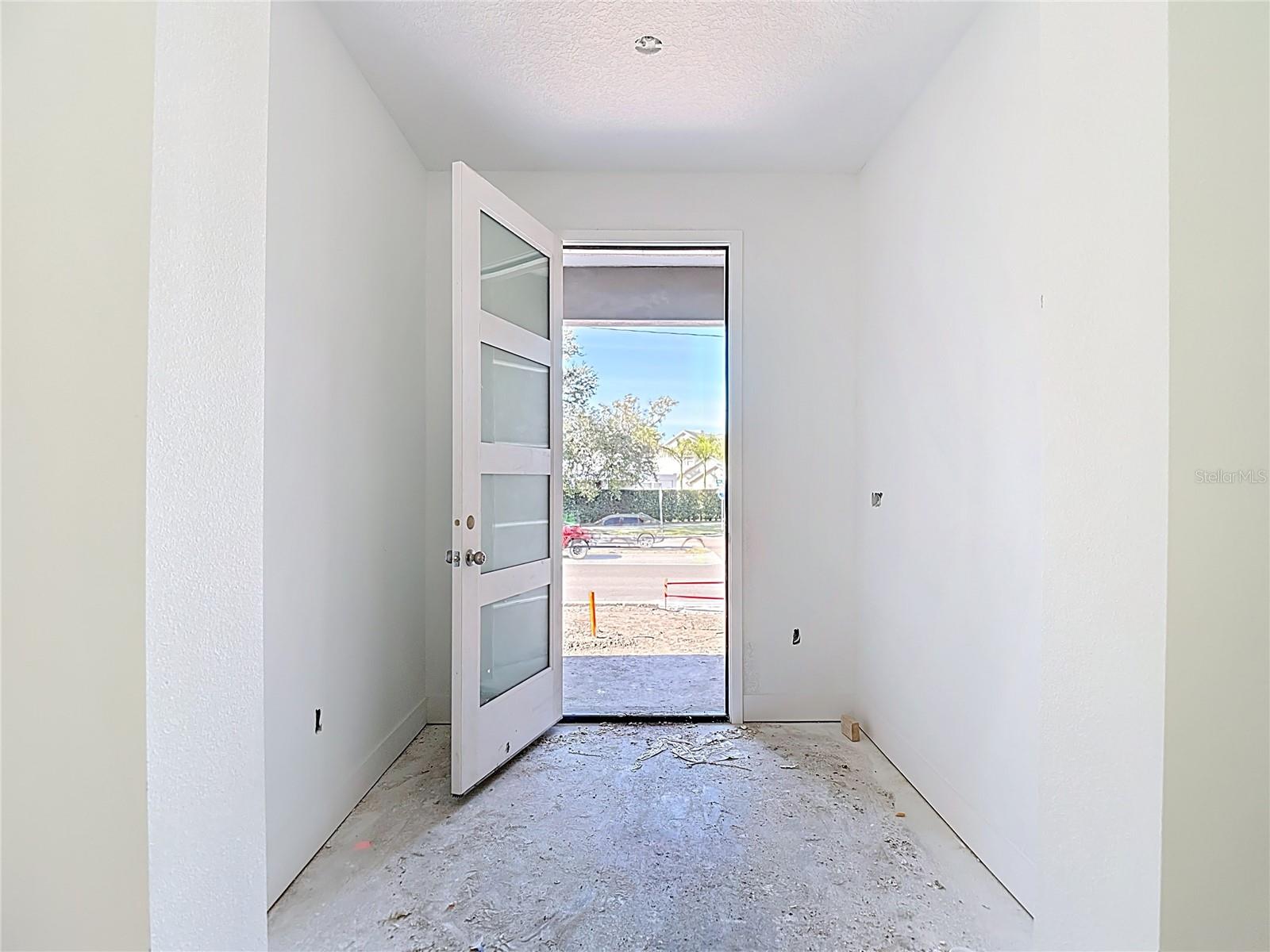 Listing photo id 8 for 410 West Shore Boulevard