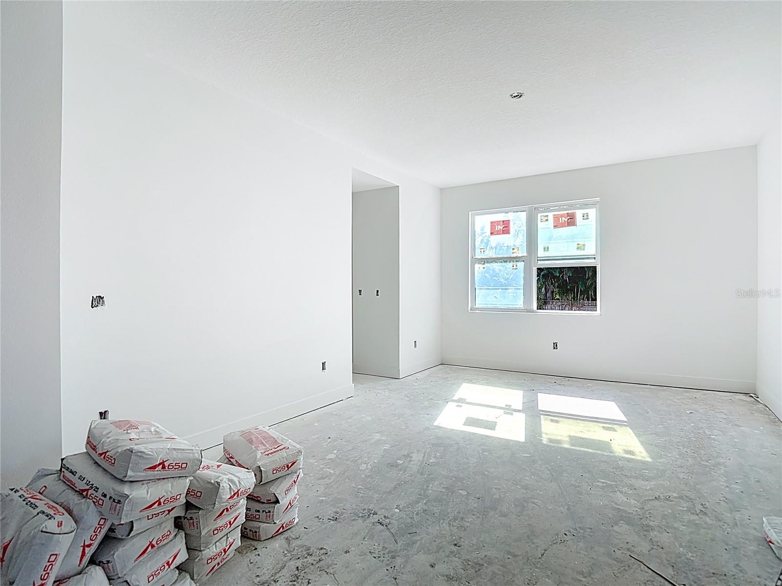 Listing photo id 9 for 410 West Shore Boulevard