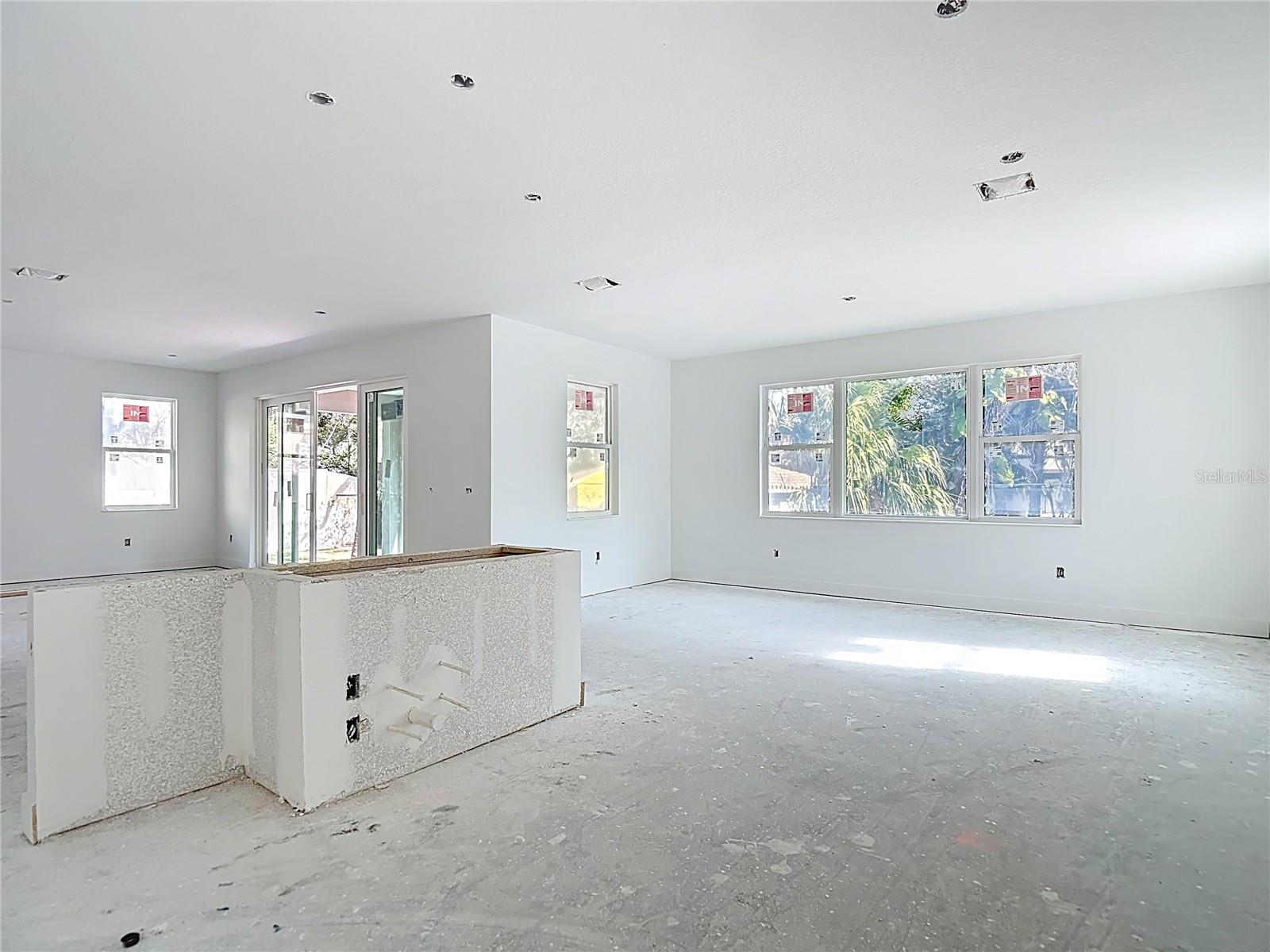 Listing photo id 12 for 410 West Shore Boulevard