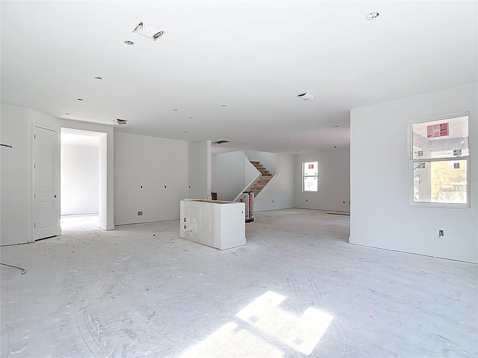 Listing photo id 13 for 410 West Shore Boulevard