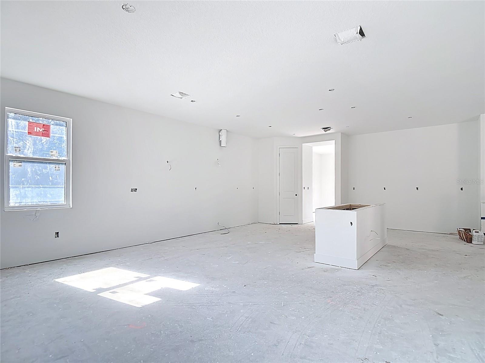 Listing photo id 14 for 410 West Shore Boulevard