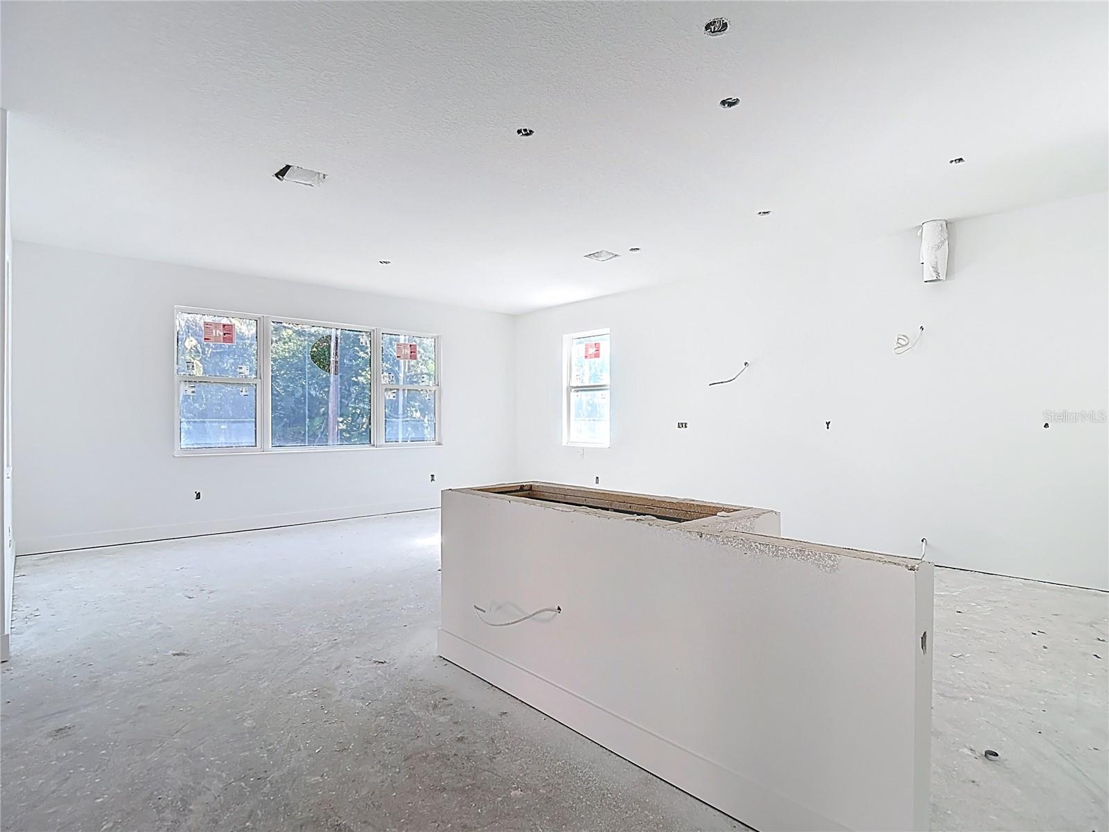 Listing photo id 16 for 410 West Shore Boulevard