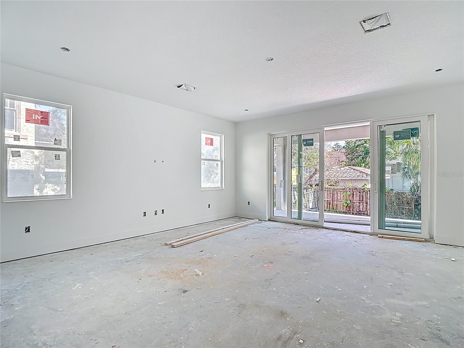 Listing photo id 17 for 410 West Shore Boulevard