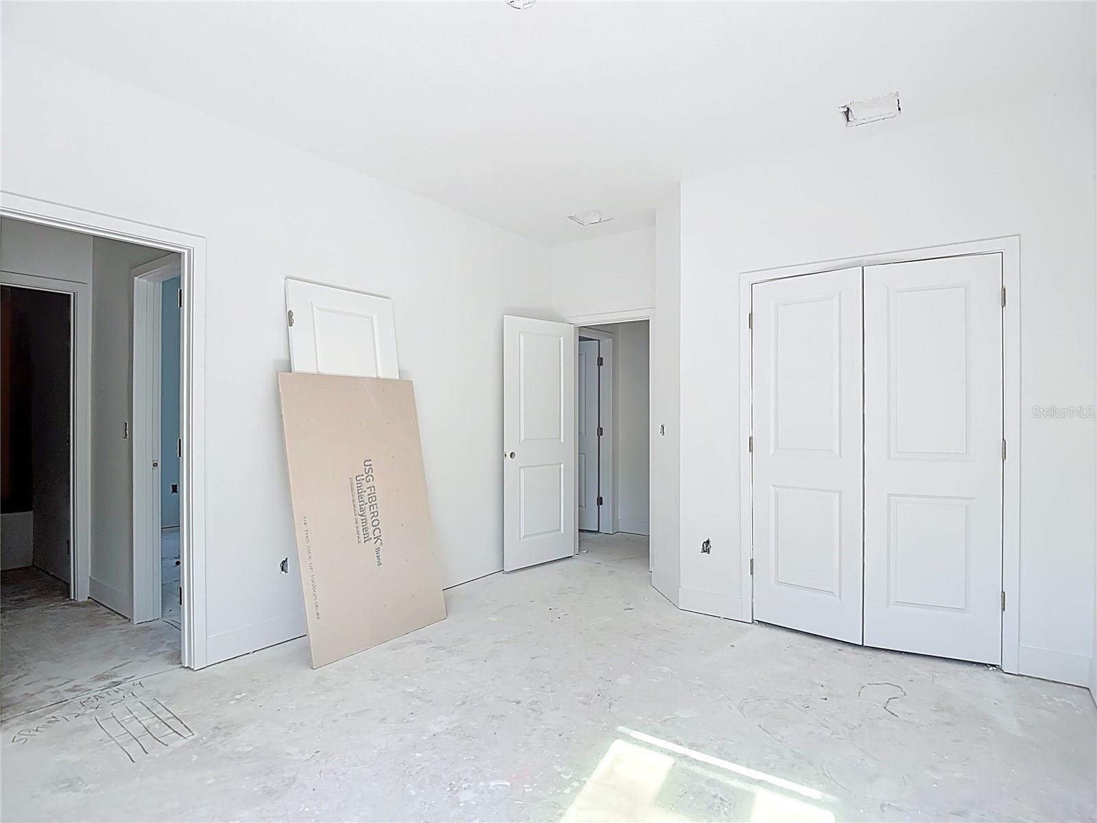 Listing photo id 43 for 410 West Shore Boulevard