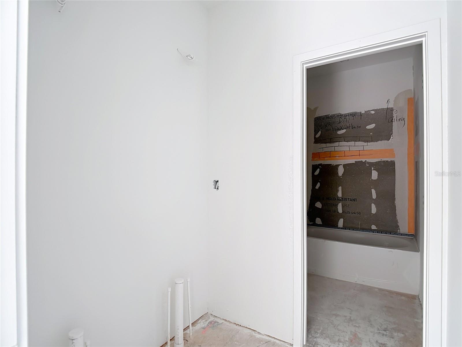 Listing photo id 44 for 410 West Shore Boulevard