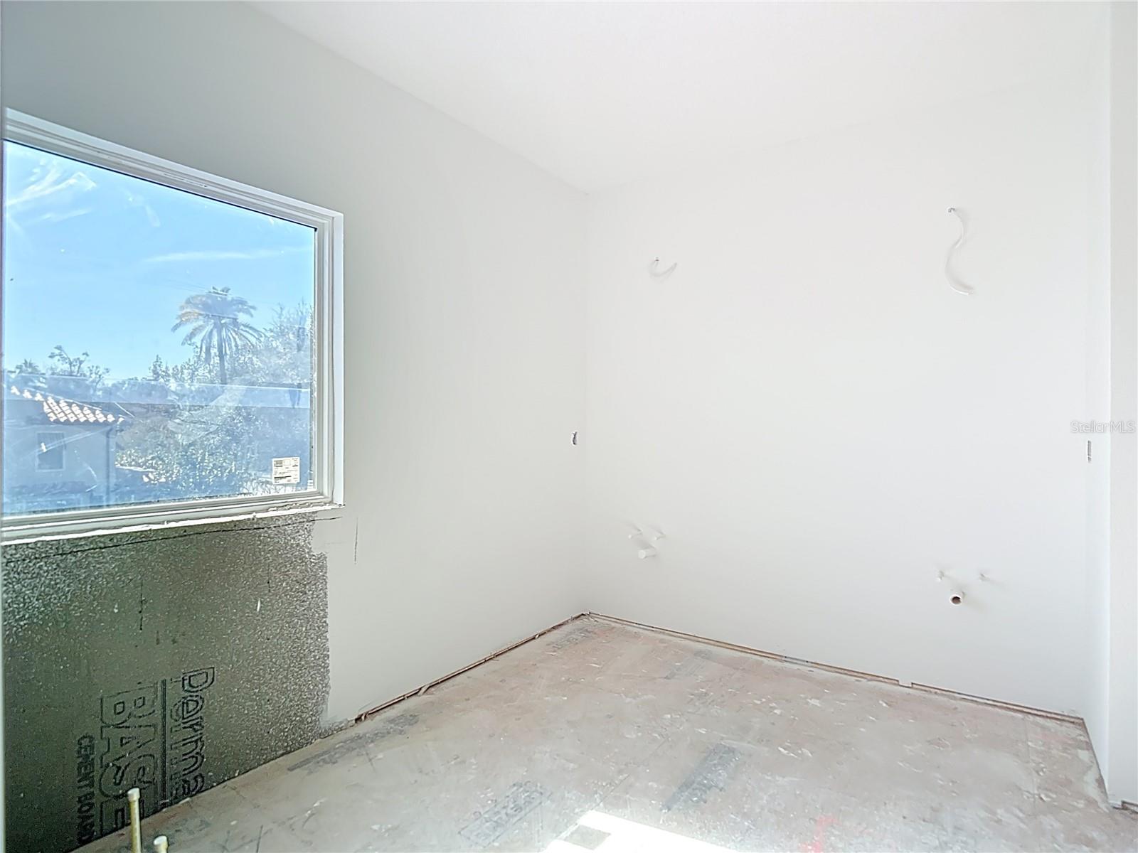 Listing photo id 51 for 410 West Shore Boulevard