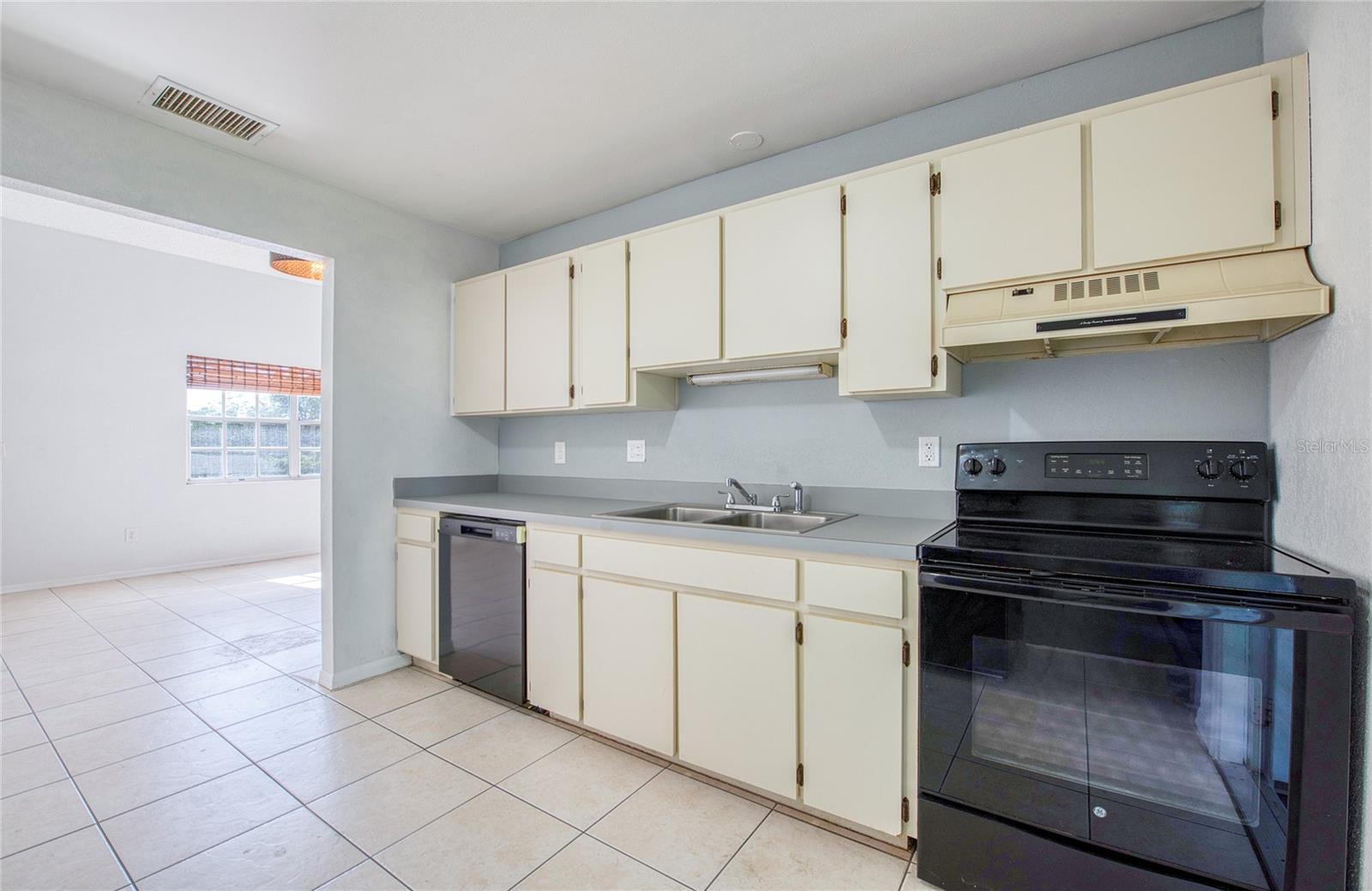 Image 15 of 27 For 5655 67th Avenue N 222