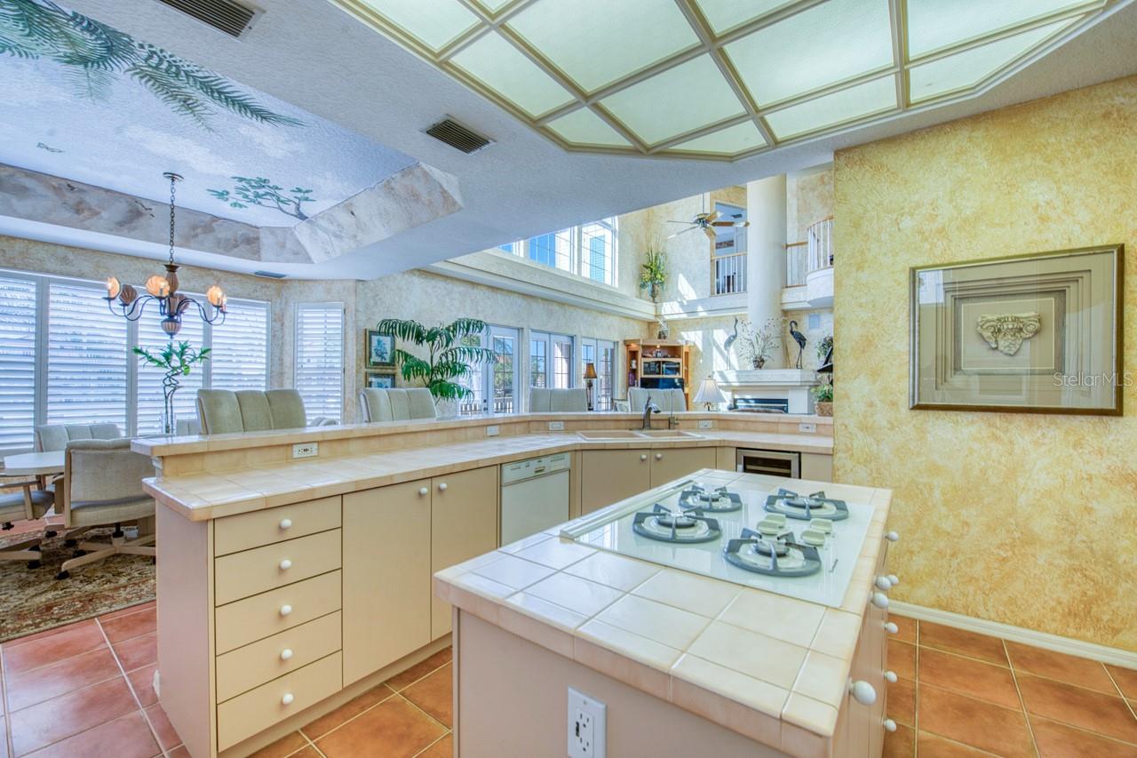 Image 26 of 71 For 2829 Seabreeze Drive S