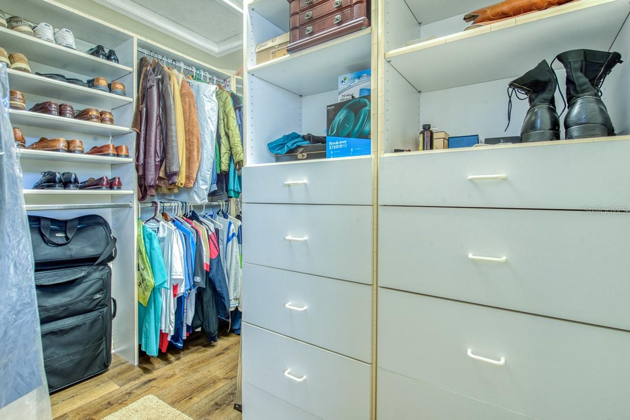 Image 33 of 71 For 2829 Seabreeze Drive S