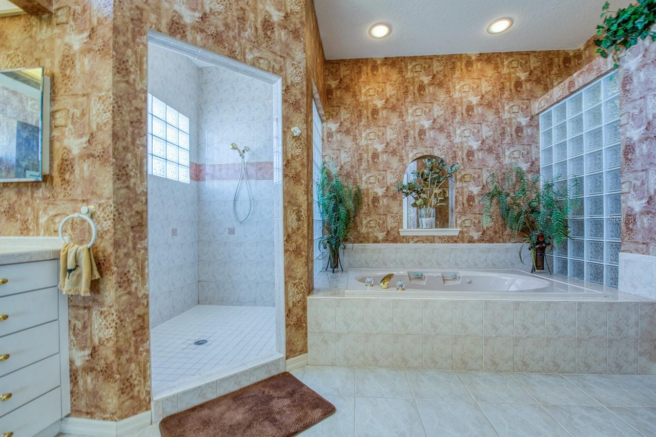 Image 35 of 71 For 2829 Seabreeze Drive S