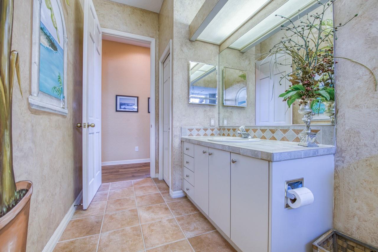 Image 51 of 71 For 2829 Seabreeze Drive S