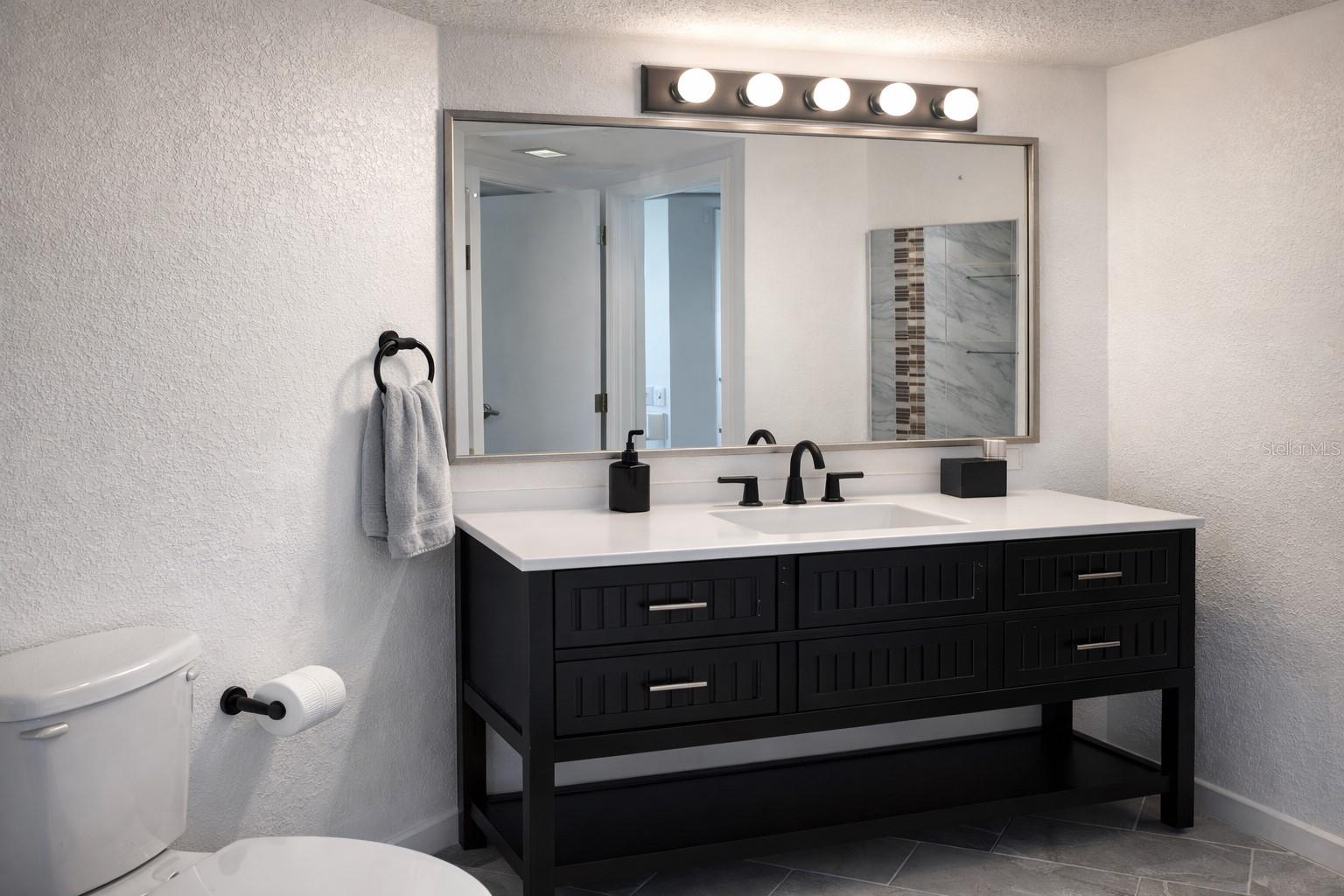 Image 17 of 36 For 2333 Feather Sound Drive B304