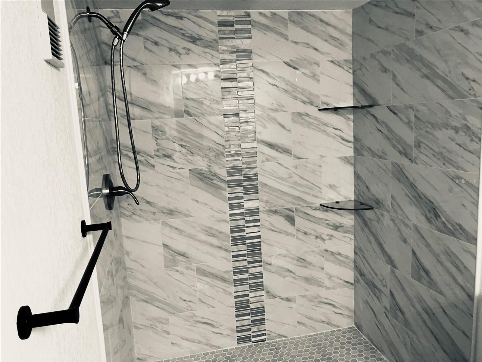 Image 21 of 36 For 2333 Feather Sound Drive B304