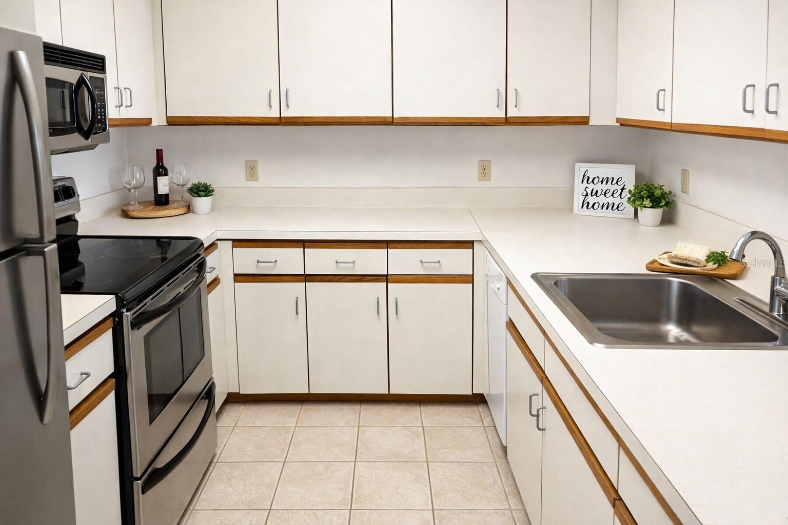 Image 24 of 36 For 2333 Feather Sound Drive B304