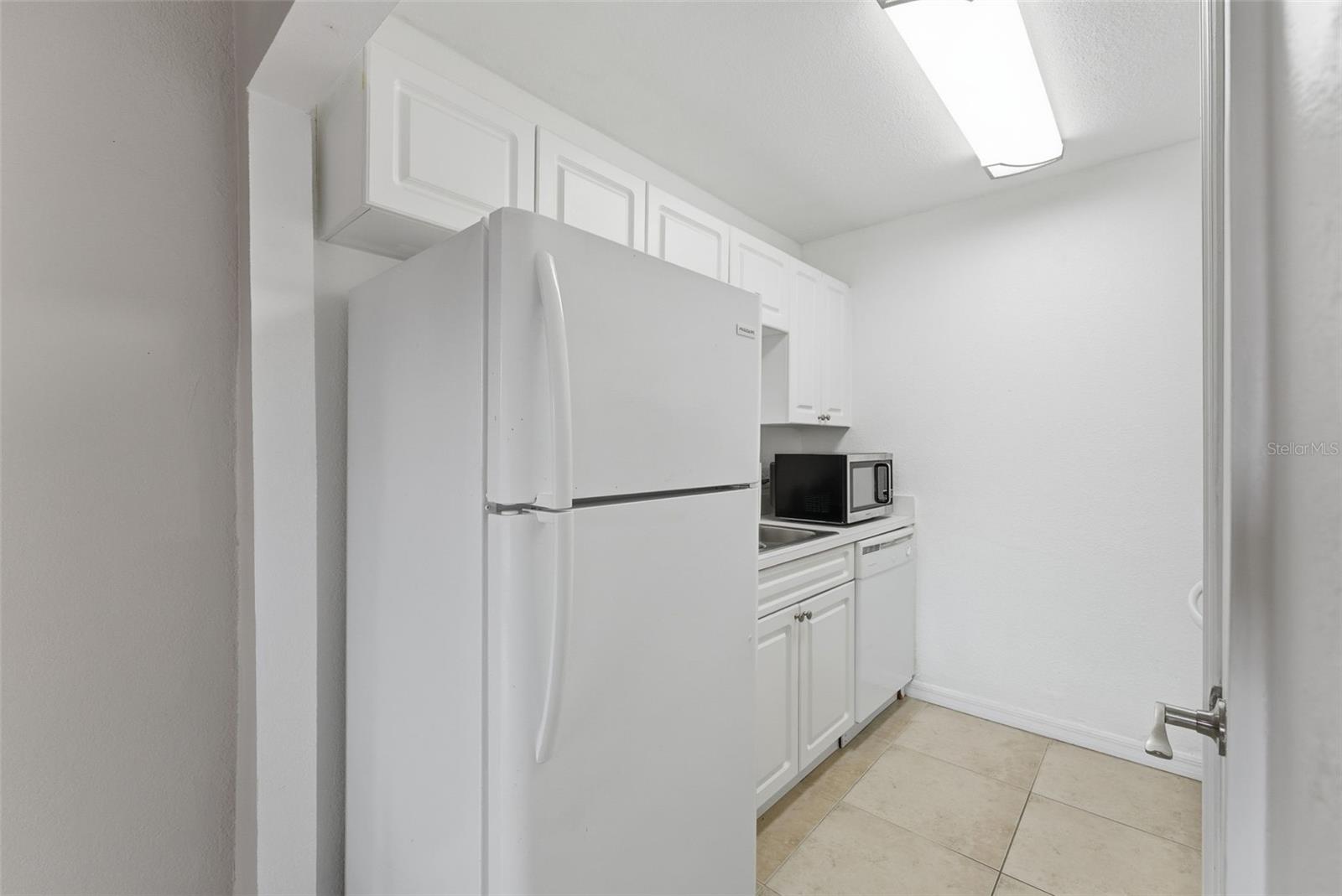 Image 23 of 83 For 13832 Orange Sunset Drive 201