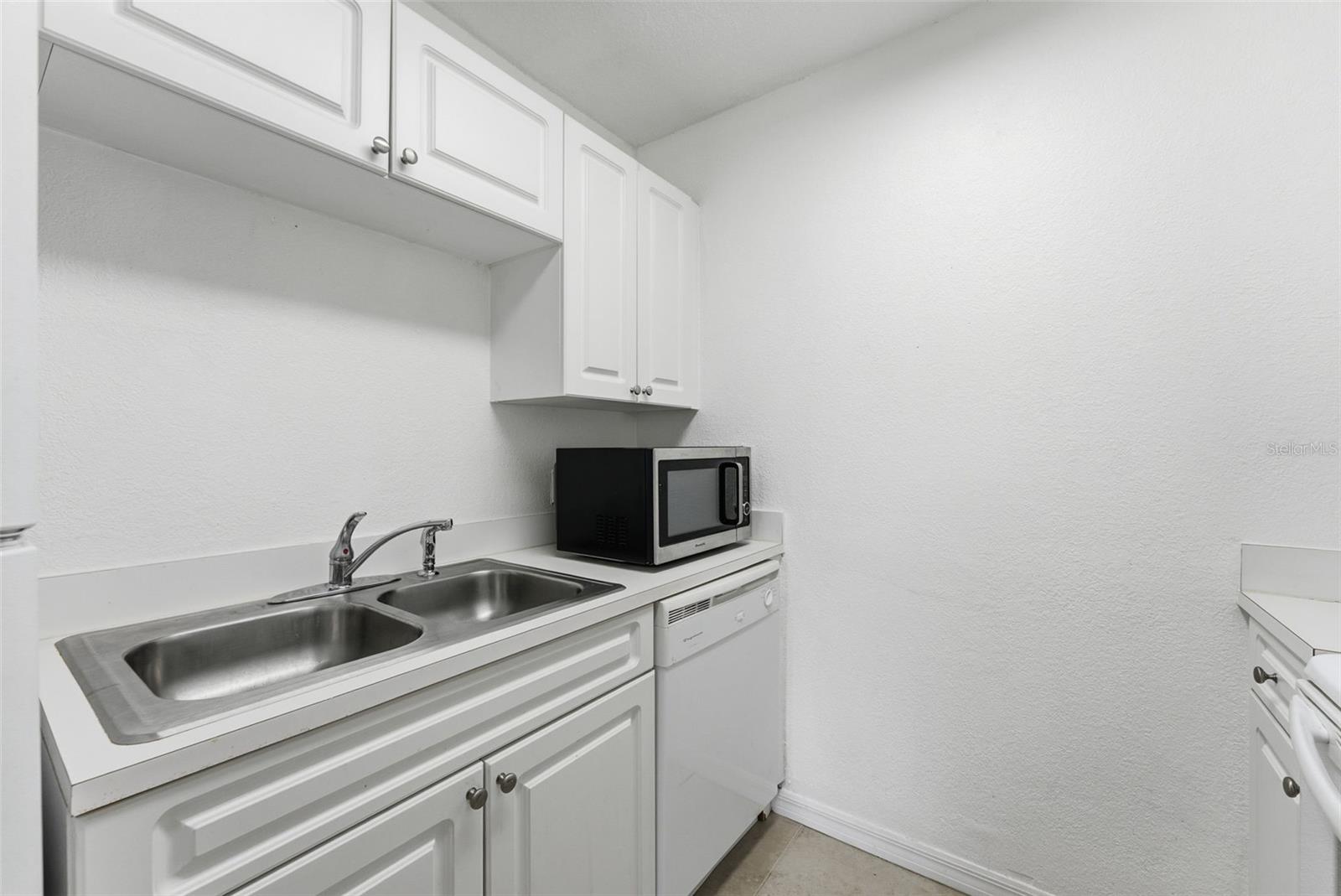 Image 24 of 83 For 13832 Orange Sunset Drive 201