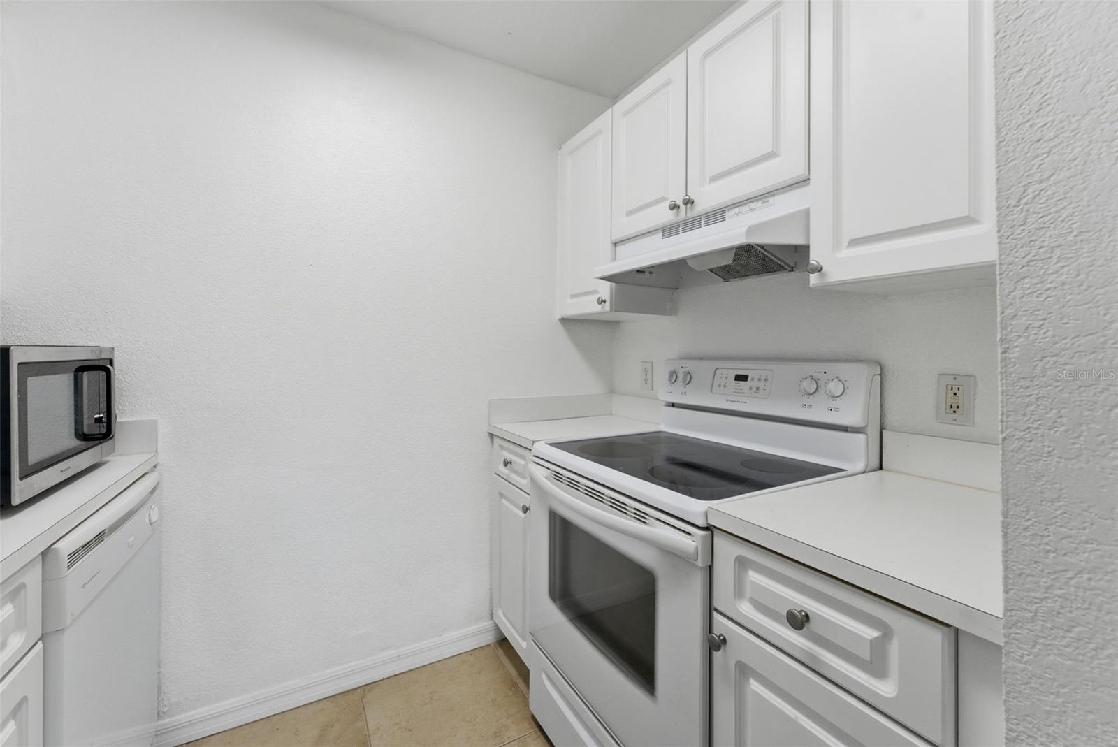 Image 25 of 83 For 13832 Orange Sunset Drive 201