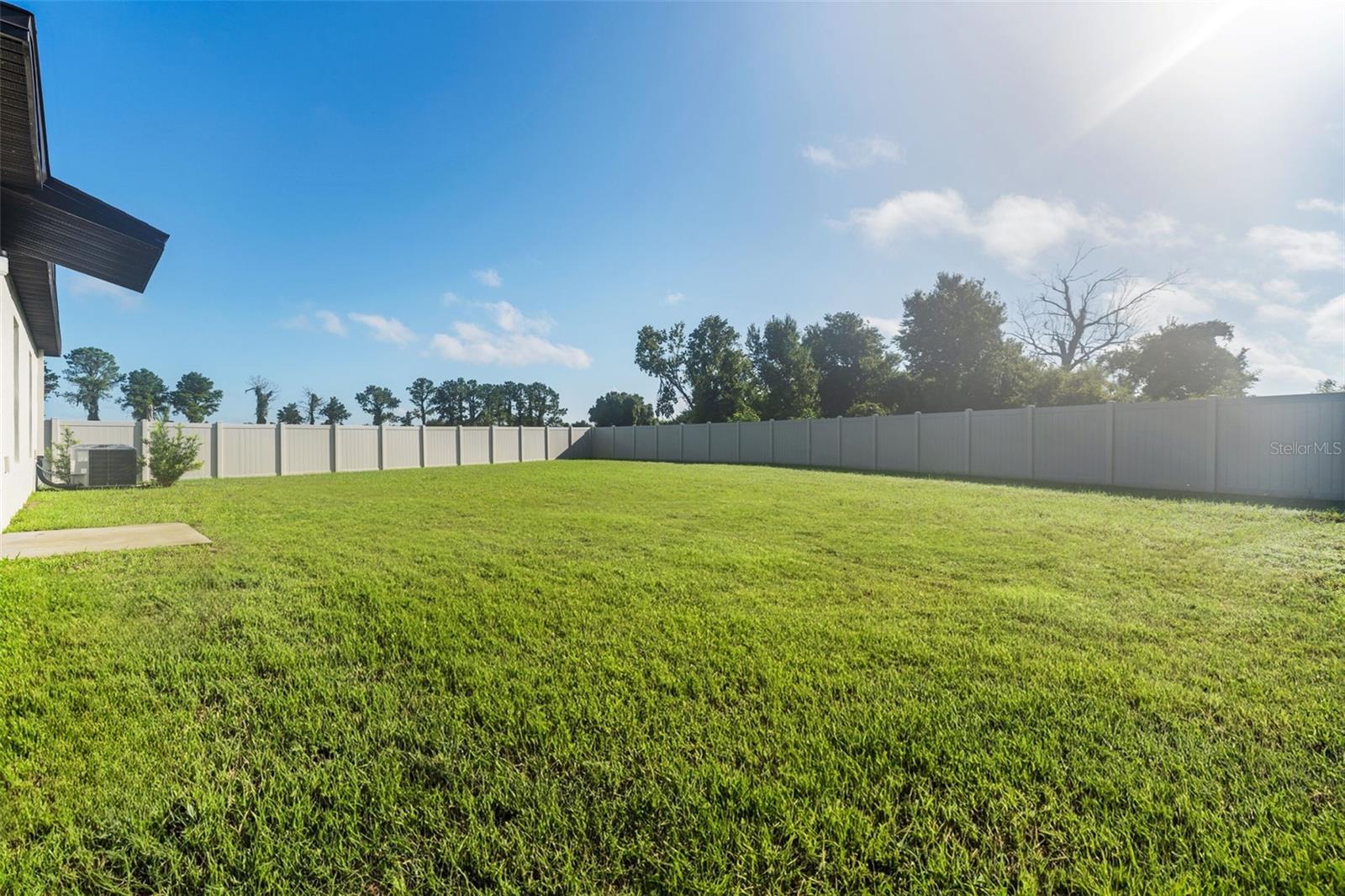 Image 19 of 27 For 5454 Blue Azure Drive