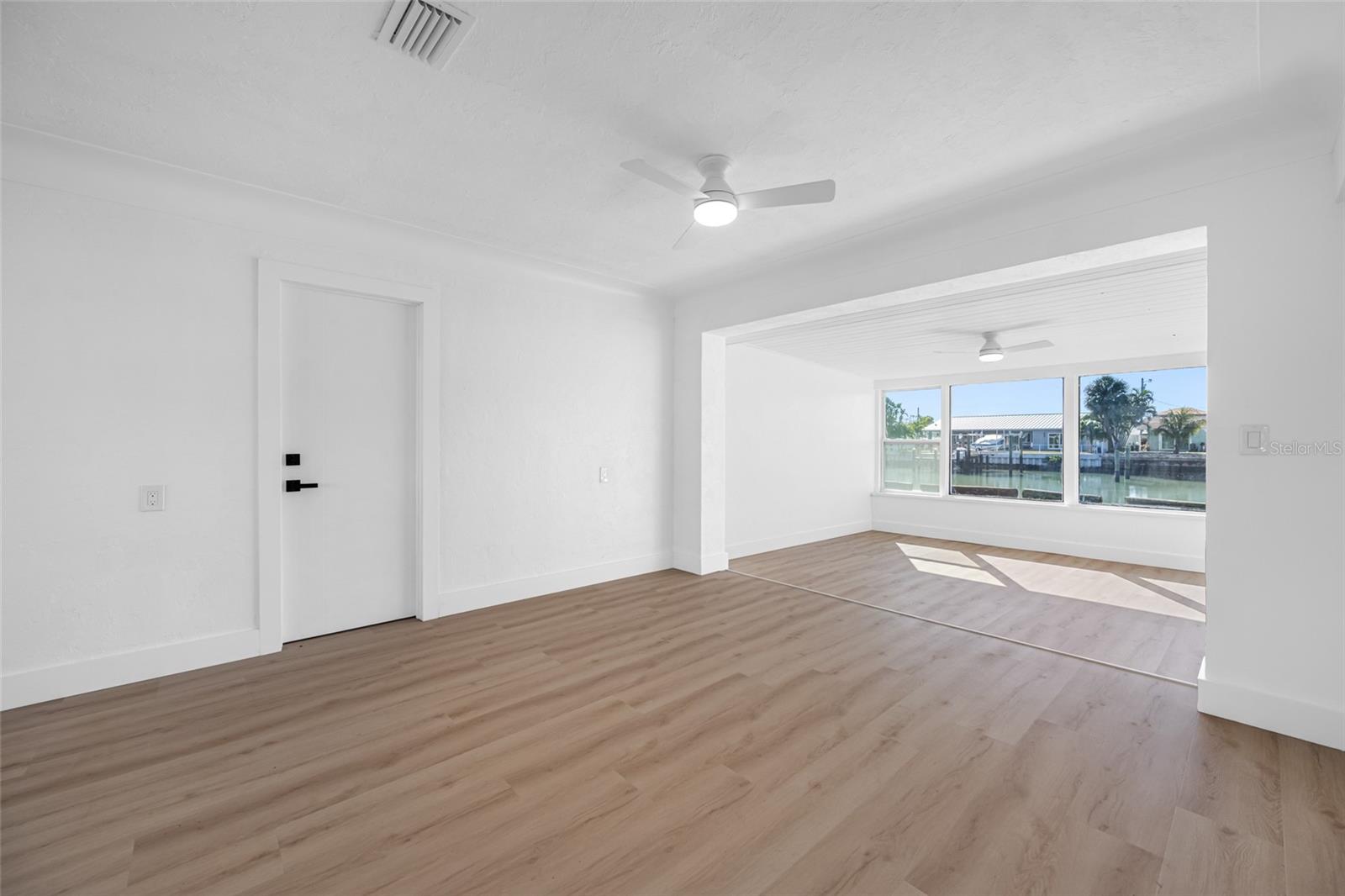 Image 11 of 55 For 7930 Causeway Boulevard S