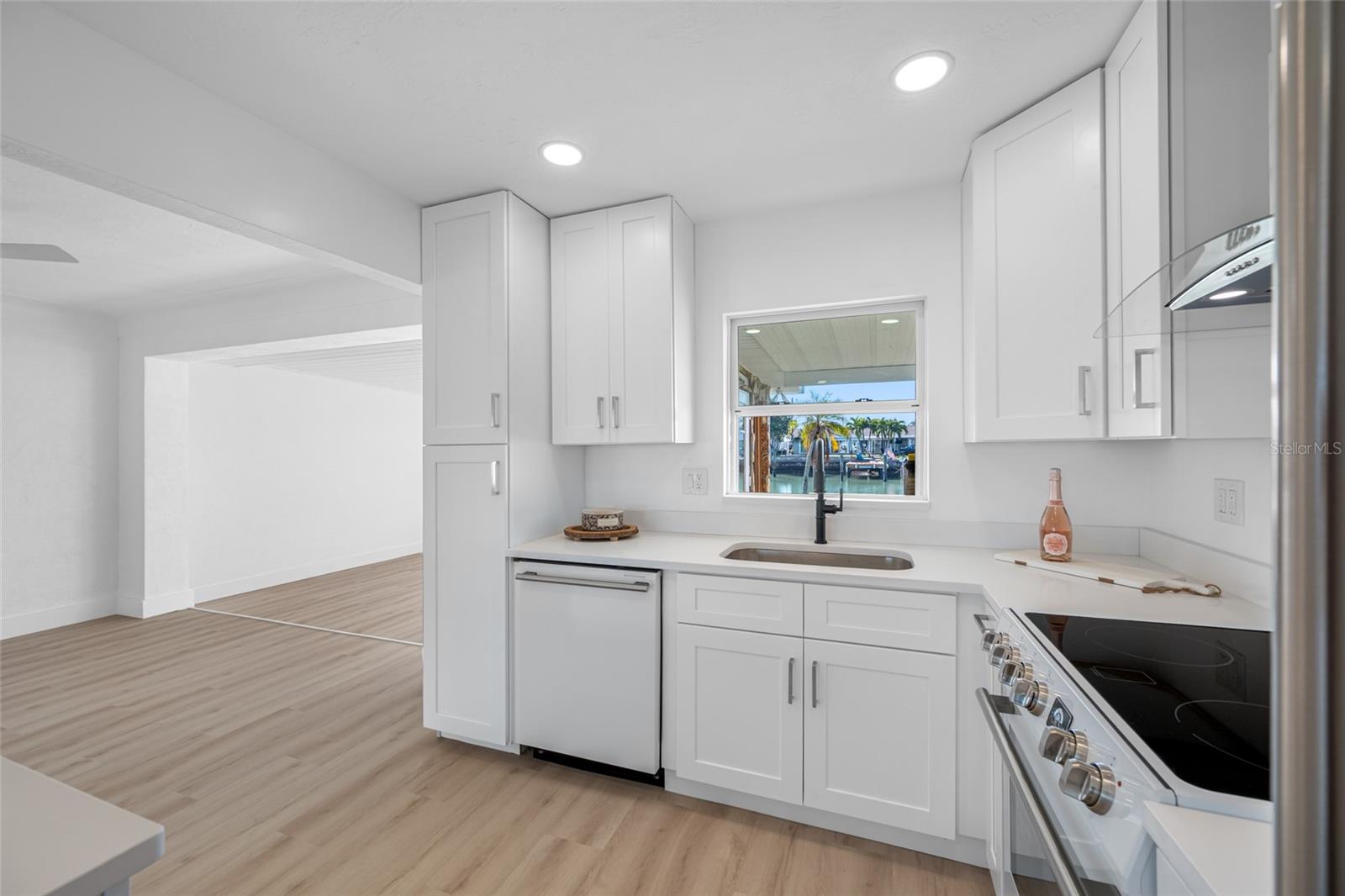 Image 14 of 55 For 7930 Causeway Boulevard S