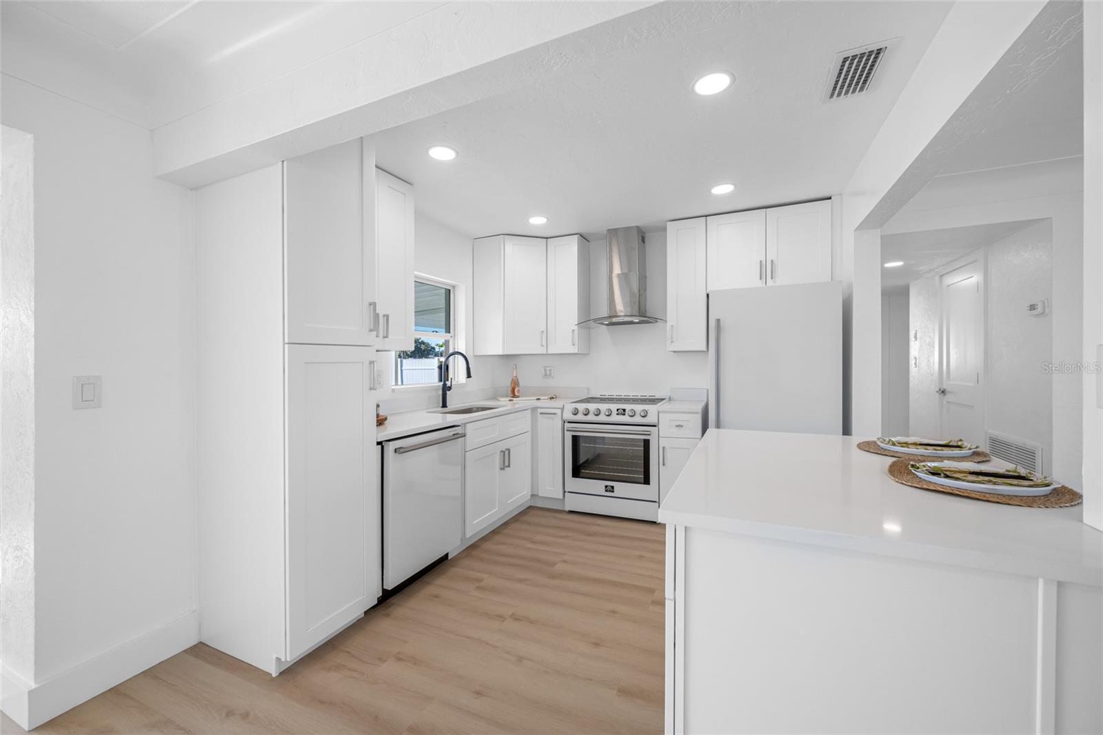 Image 18 of 55 For 7930 Causeway Boulevard S