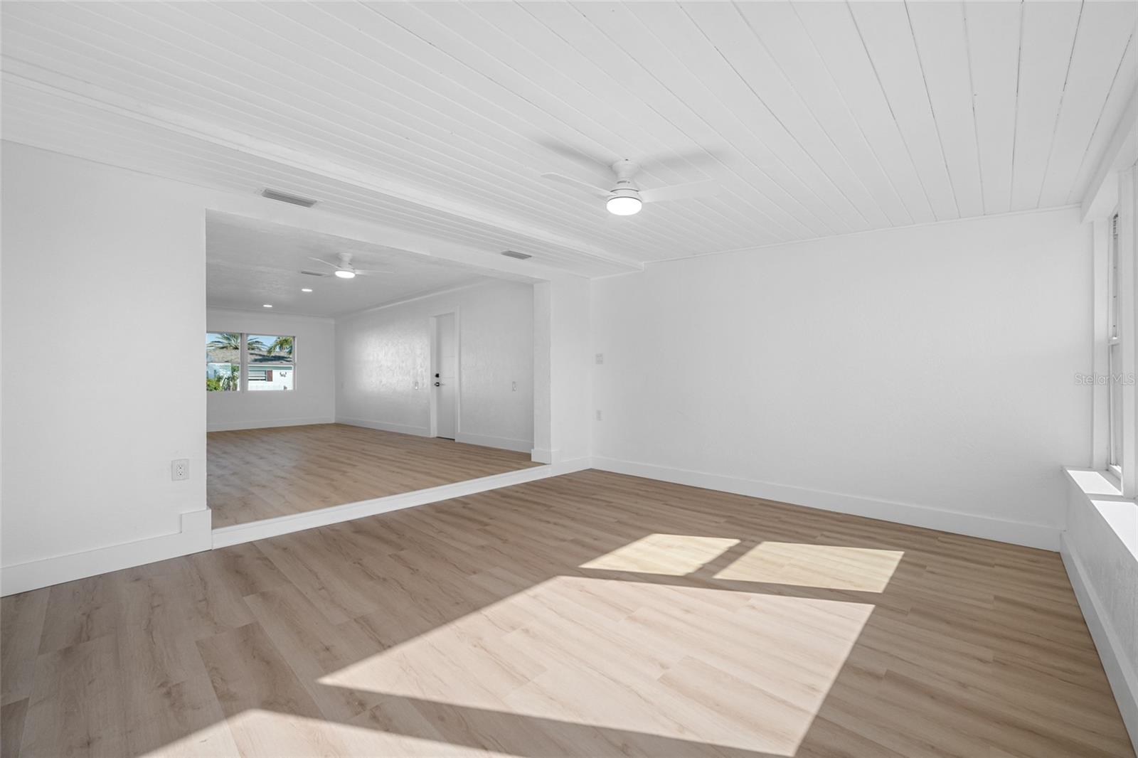 Image 21 of 55 For 7930 Causeway Boulevard S