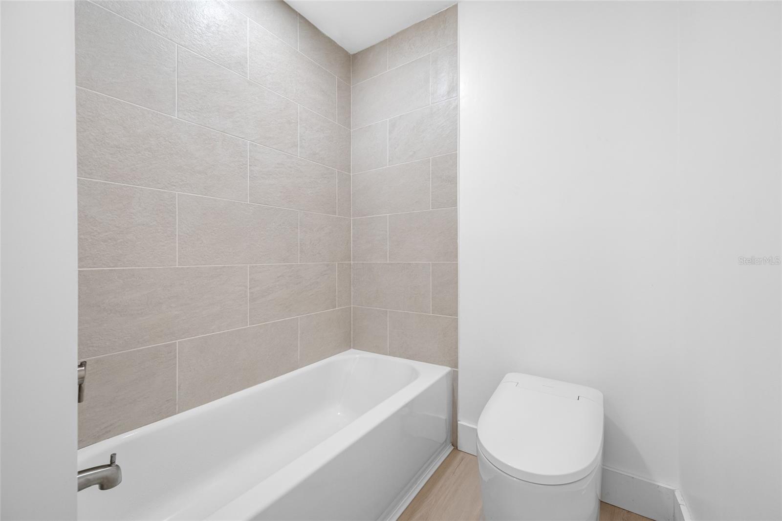 Image 30 of 55 For 7930 Causeway Boulevard S