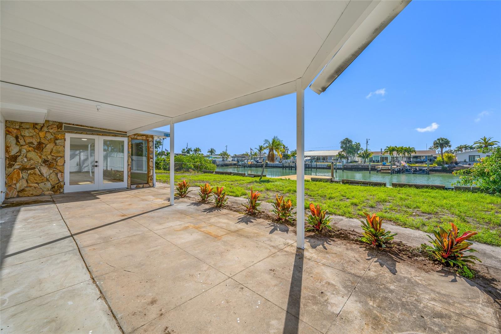 Image 4 of 55 For 7930 Causeway Boulevard S