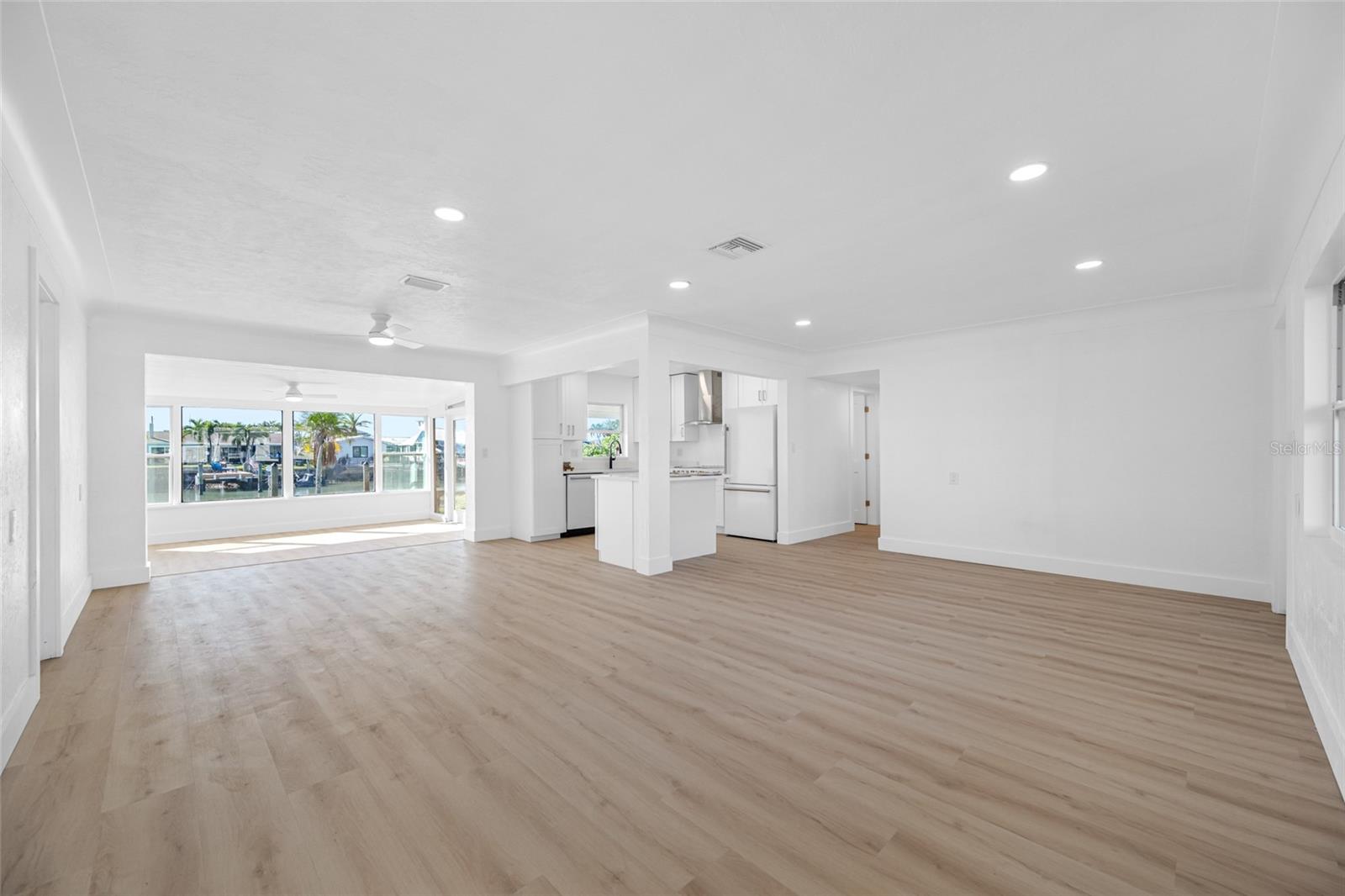 Image 7 of 55 For 7930 Causeway Boulevard S